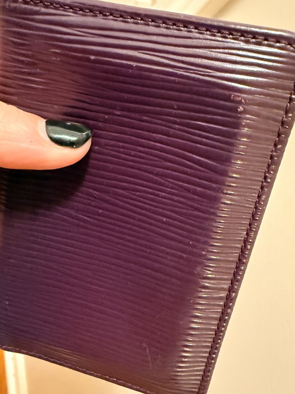*Authentic* Louis Vuitton - Purple Epi Leather Card Holder - Picture 5 of 13